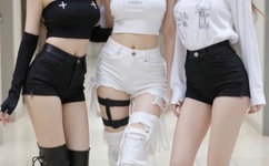 小少爷撅着屁股挨C